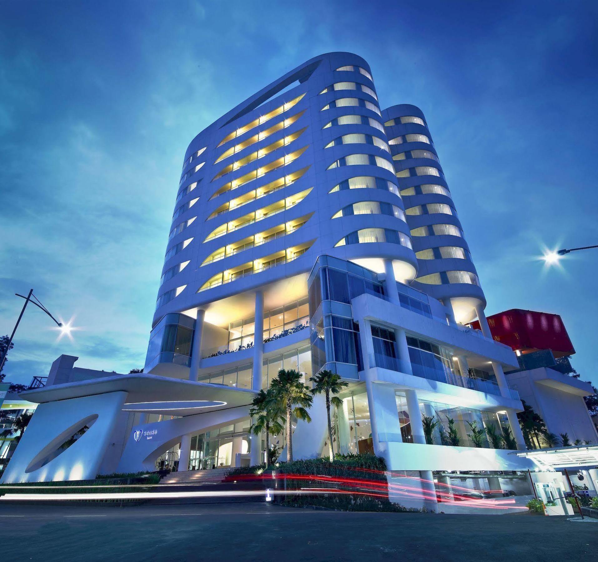 Sensa Hotel Bandung Esterno foto
