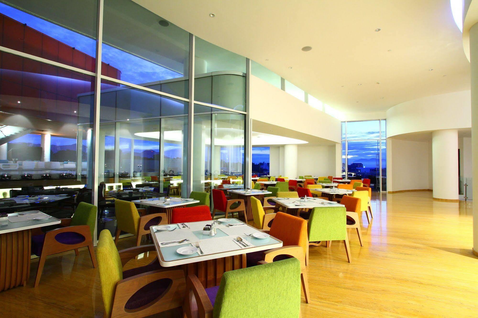 Sensa Hotel Bandung Esterno foto